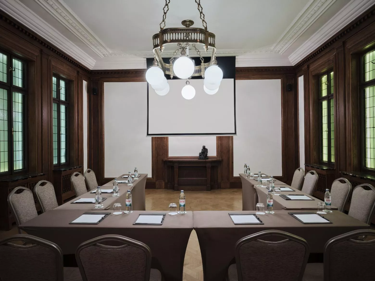 drz_amadria-park-capital_39771_meeting_room-1.jpg