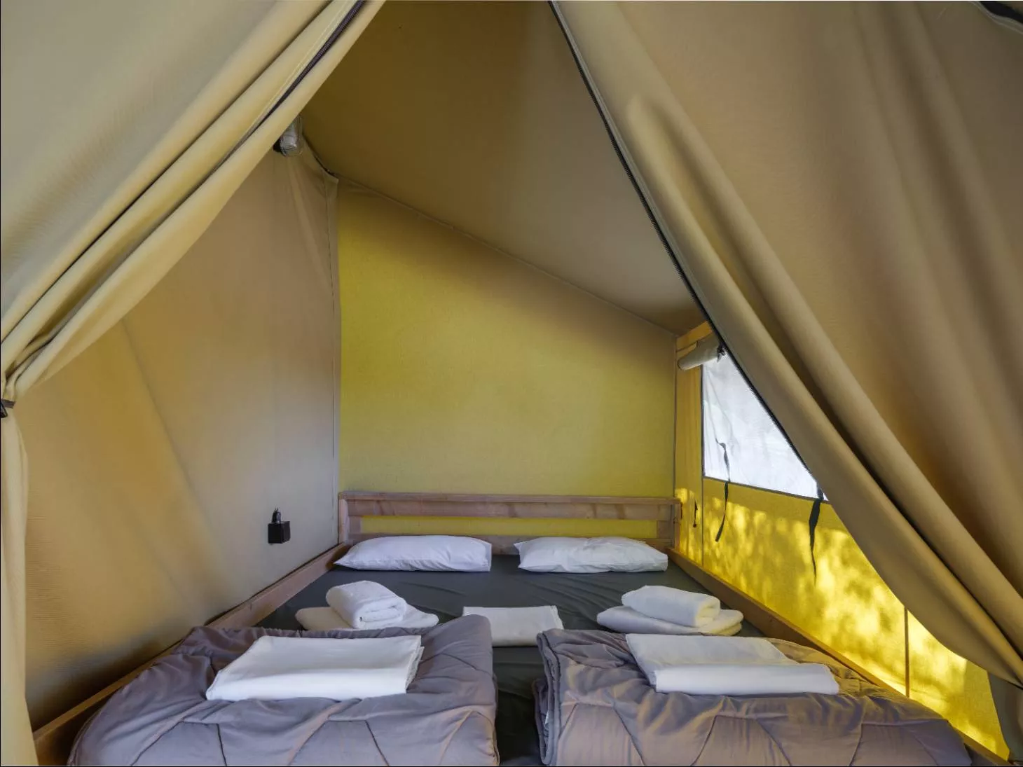 01_kalahari_tent_008.jpg